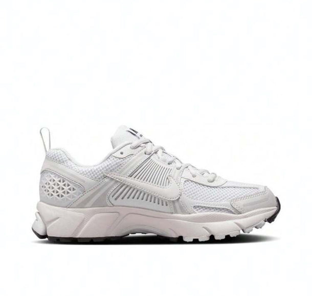 Vomero Triple White